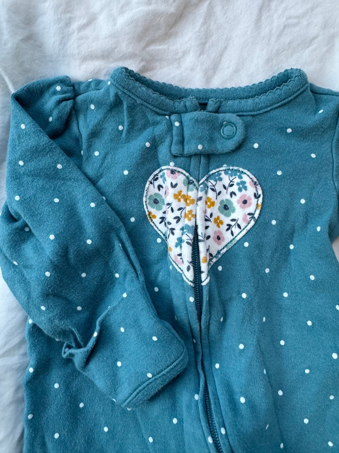 #113 Carter’s girls Newborn sleeper bundle *reduced*