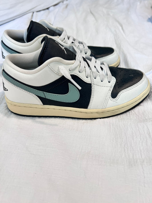 #176 - Nike Air Jordan 1 Low 'Jade Smoke' | 7.5 Men or 9 Women