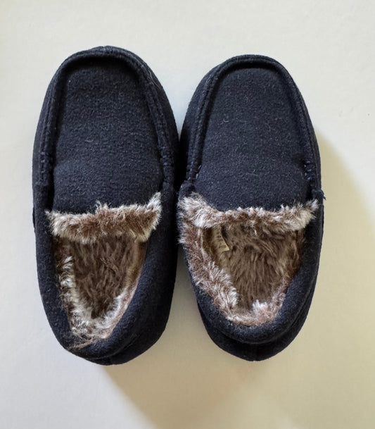 REDUCED #92 Boys 9/10 navy blue house slippers NEW