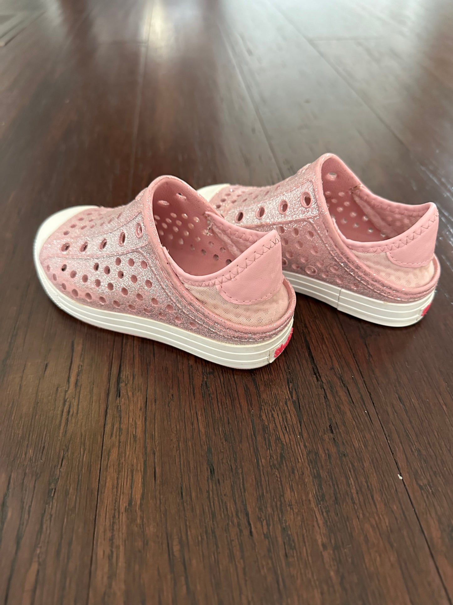Seller 42, Sketchers Native Dupes, Pink Glitter, EUC, Girls Size 8
