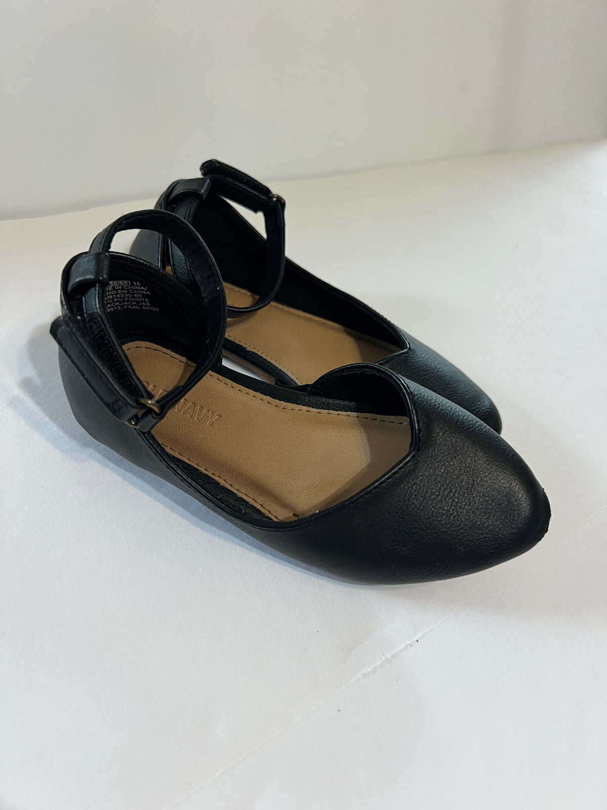 #180 old navy girls size 8c black flats