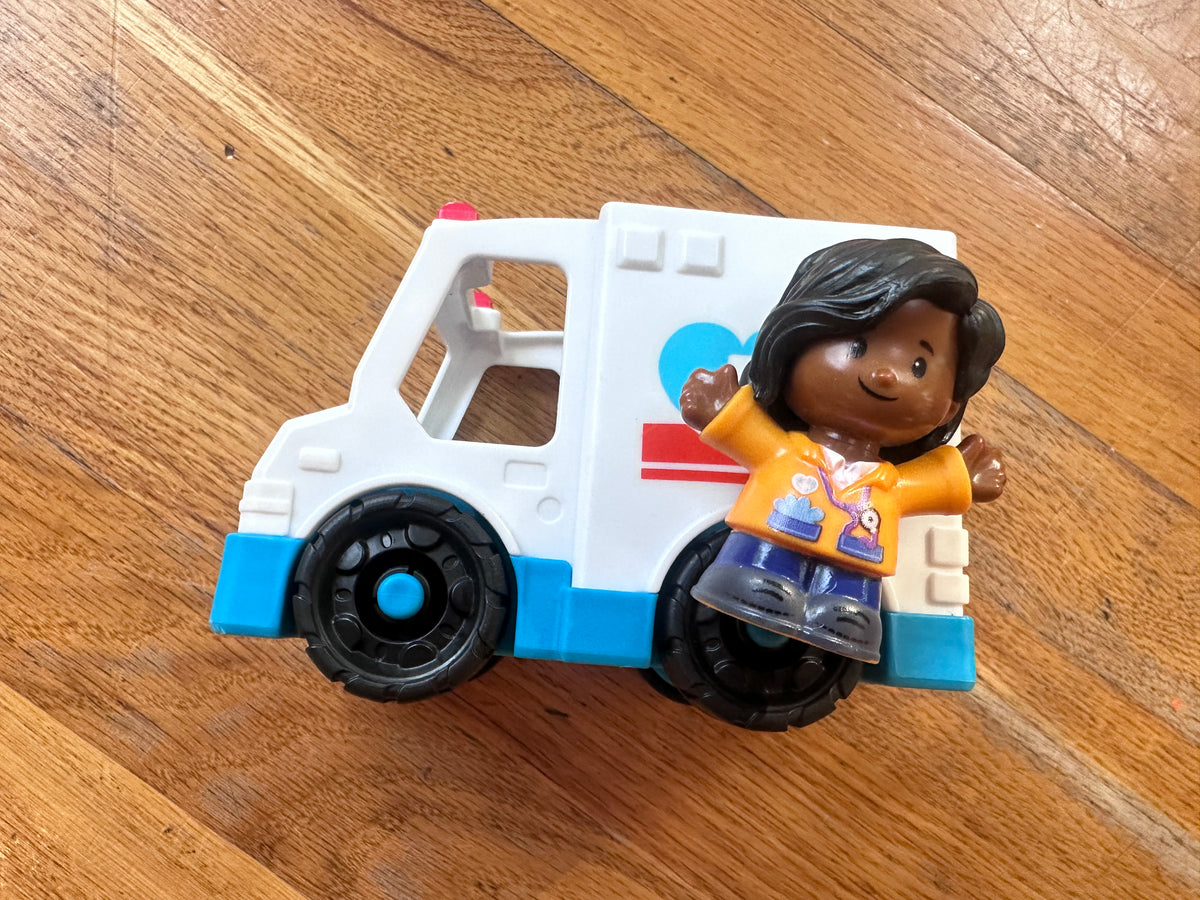 #104 Fisher-Price Little People, doctor and ambulance