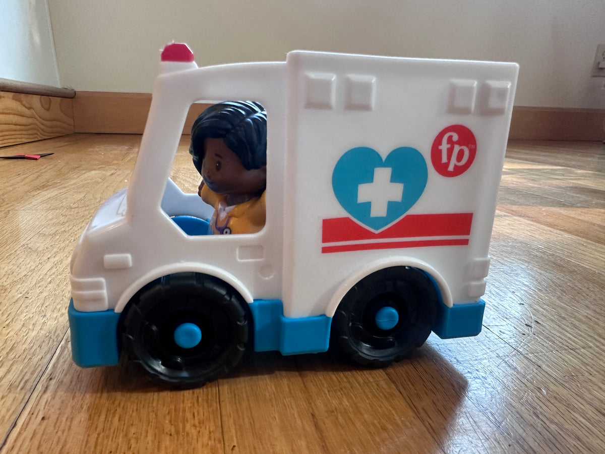 #104 Fisher-Price Little People, doctor and ambulance