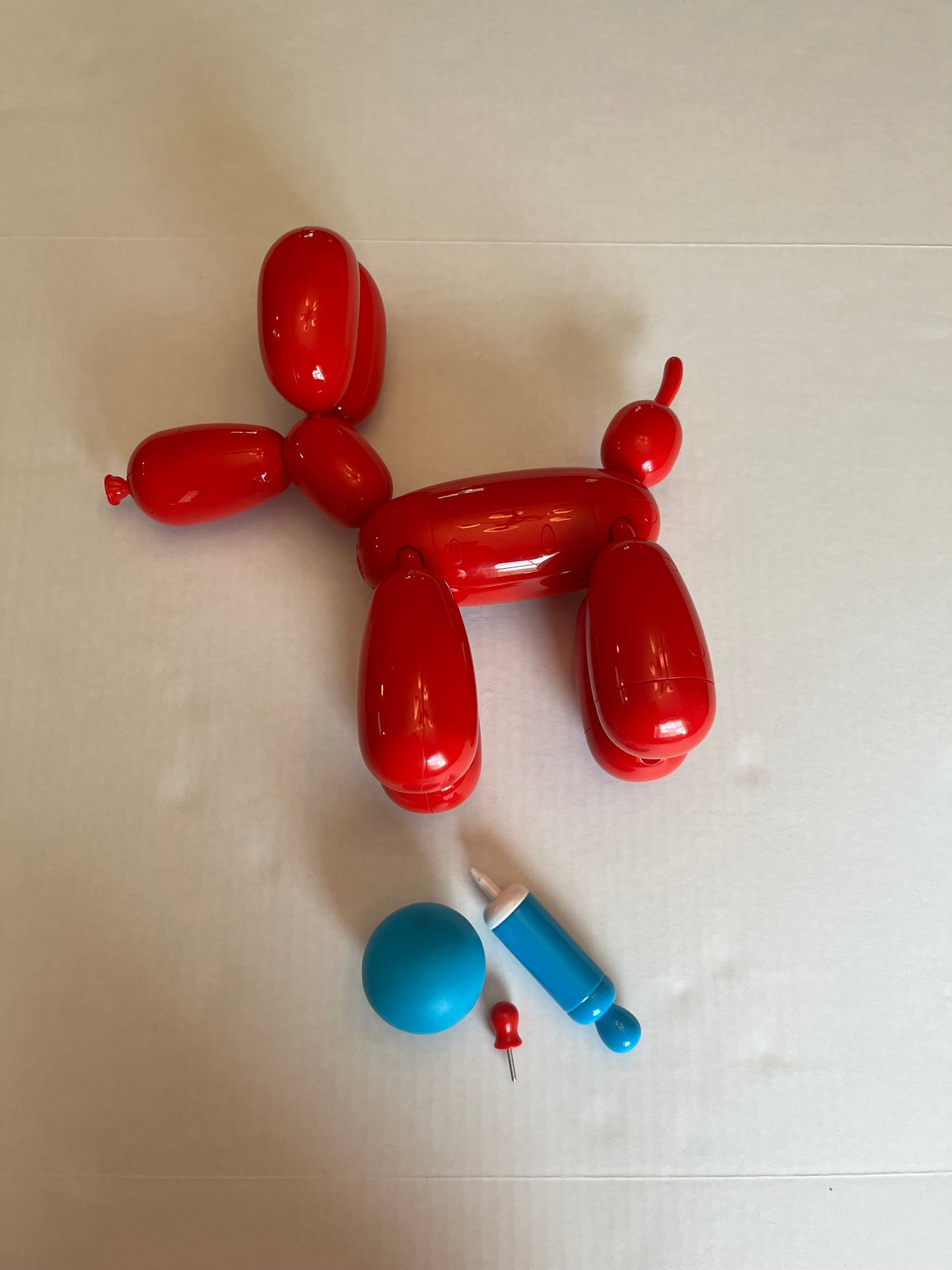 VGUC Squeekee balloon dog toy. PPU Mariemont