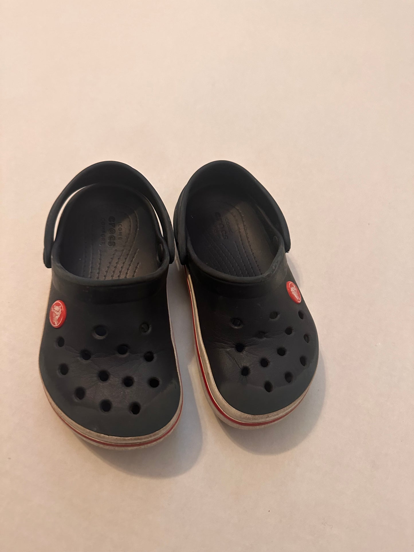 92B boys size 10 crocs