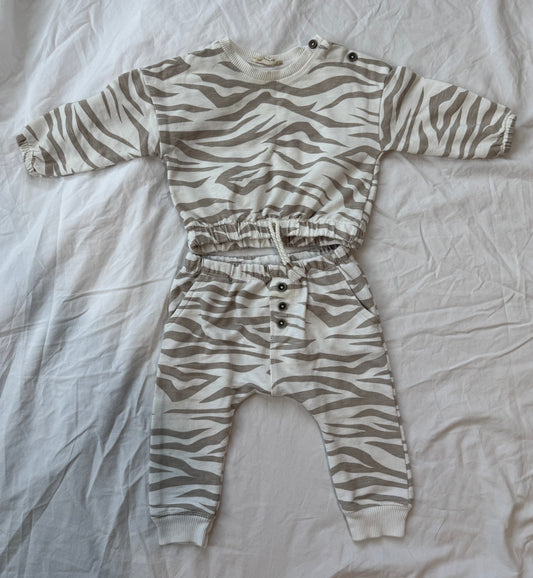 #113 Jessica Simpson girls 12 month outfit