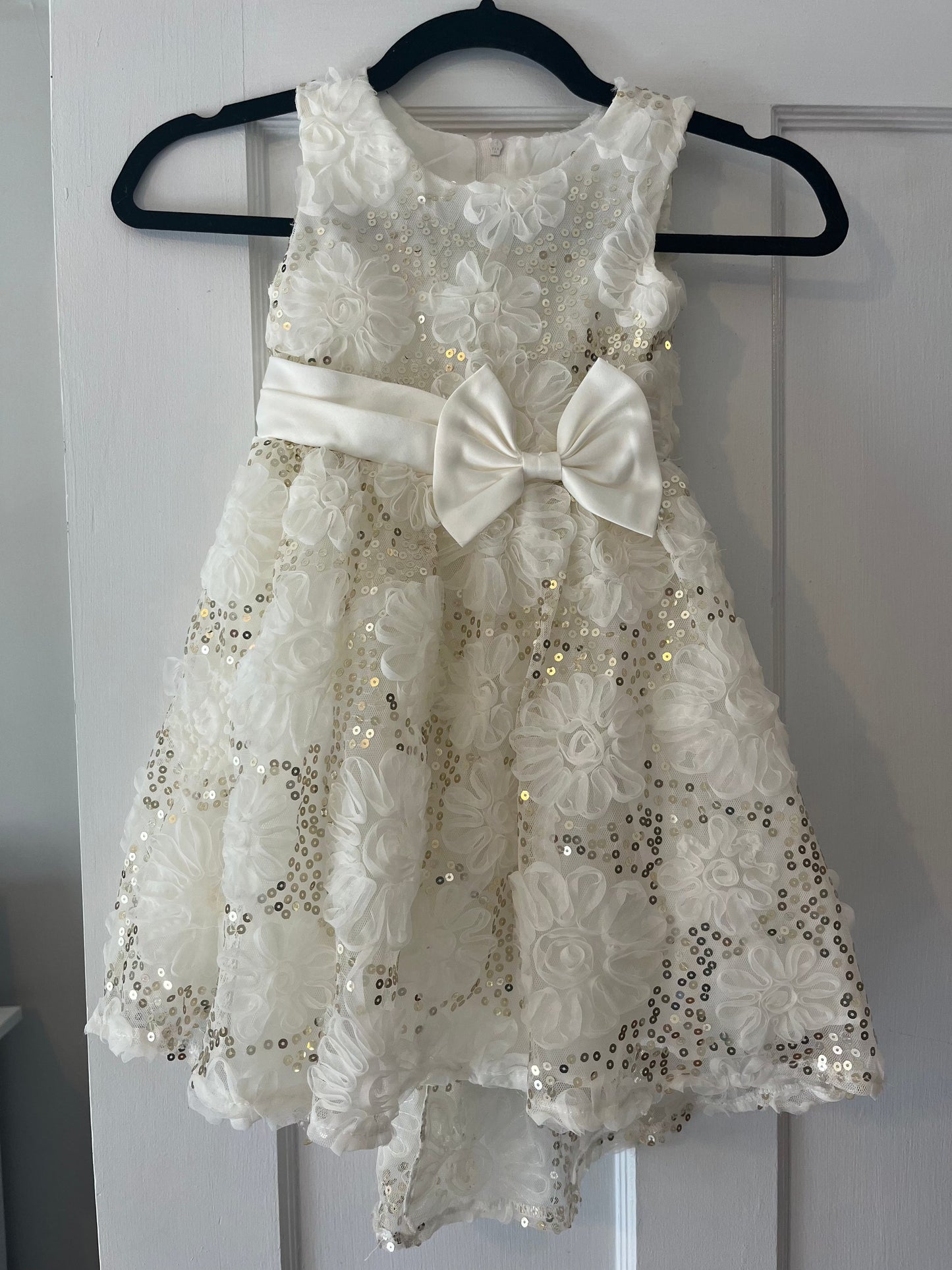 #109 Rare Too Girls White/Gold Sequin Dress- Size 4