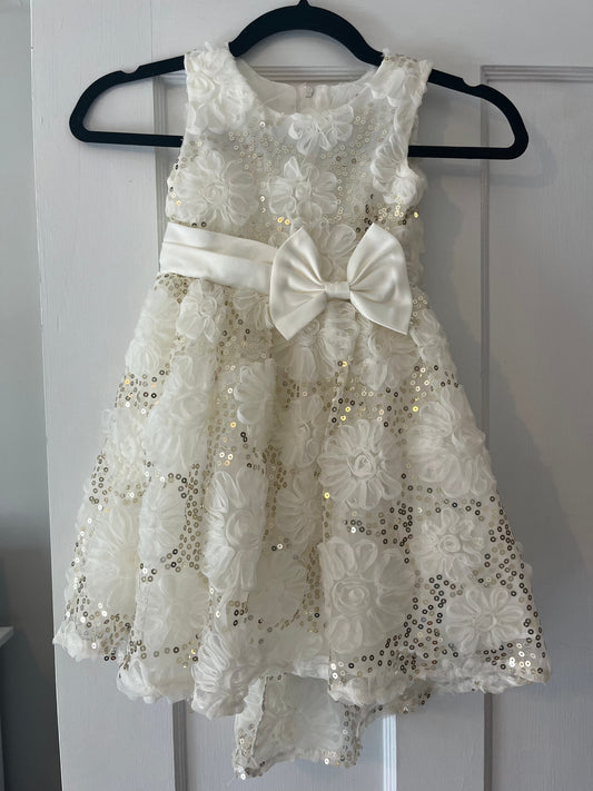 #109 Rare Too Girls White/Gold Sequin Dress- Size 4