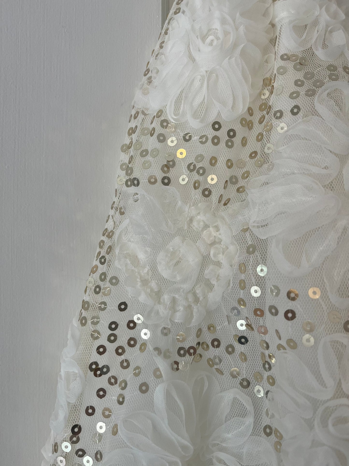 #109 Rare Too Girls White/Gold Sequin Dress- Size 4