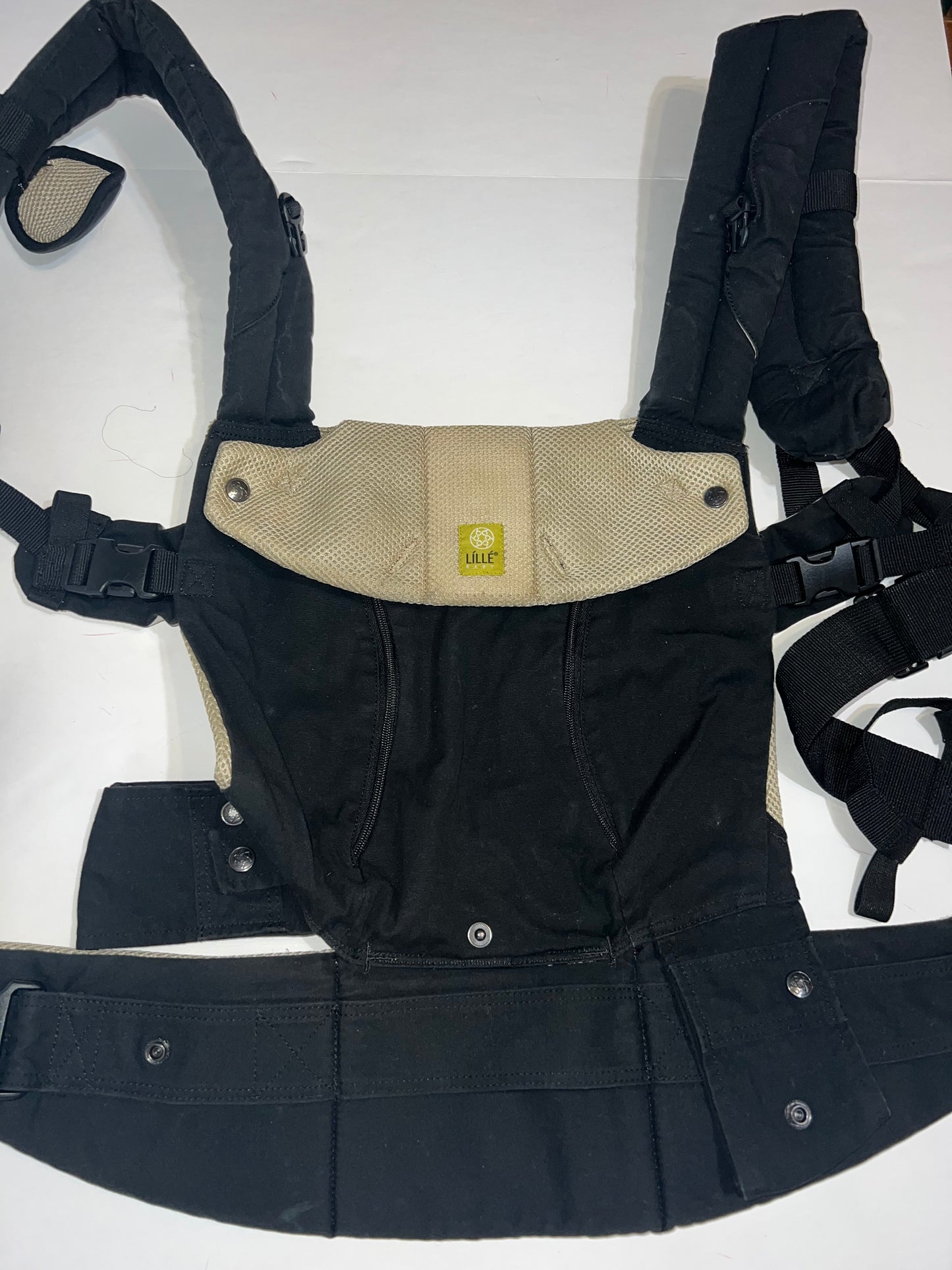 #78 black Lille Baby carrier