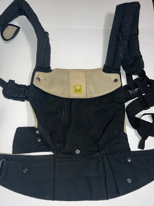 #78 black Lille Baby carrier