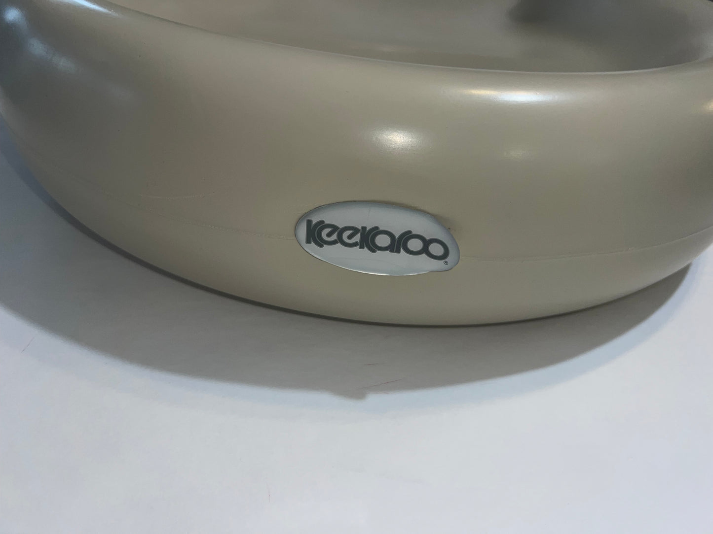 #156 Keekaroo baby changer