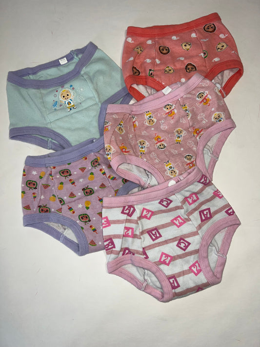 #78 girls 2T cocomelon potty training underwear set of 5