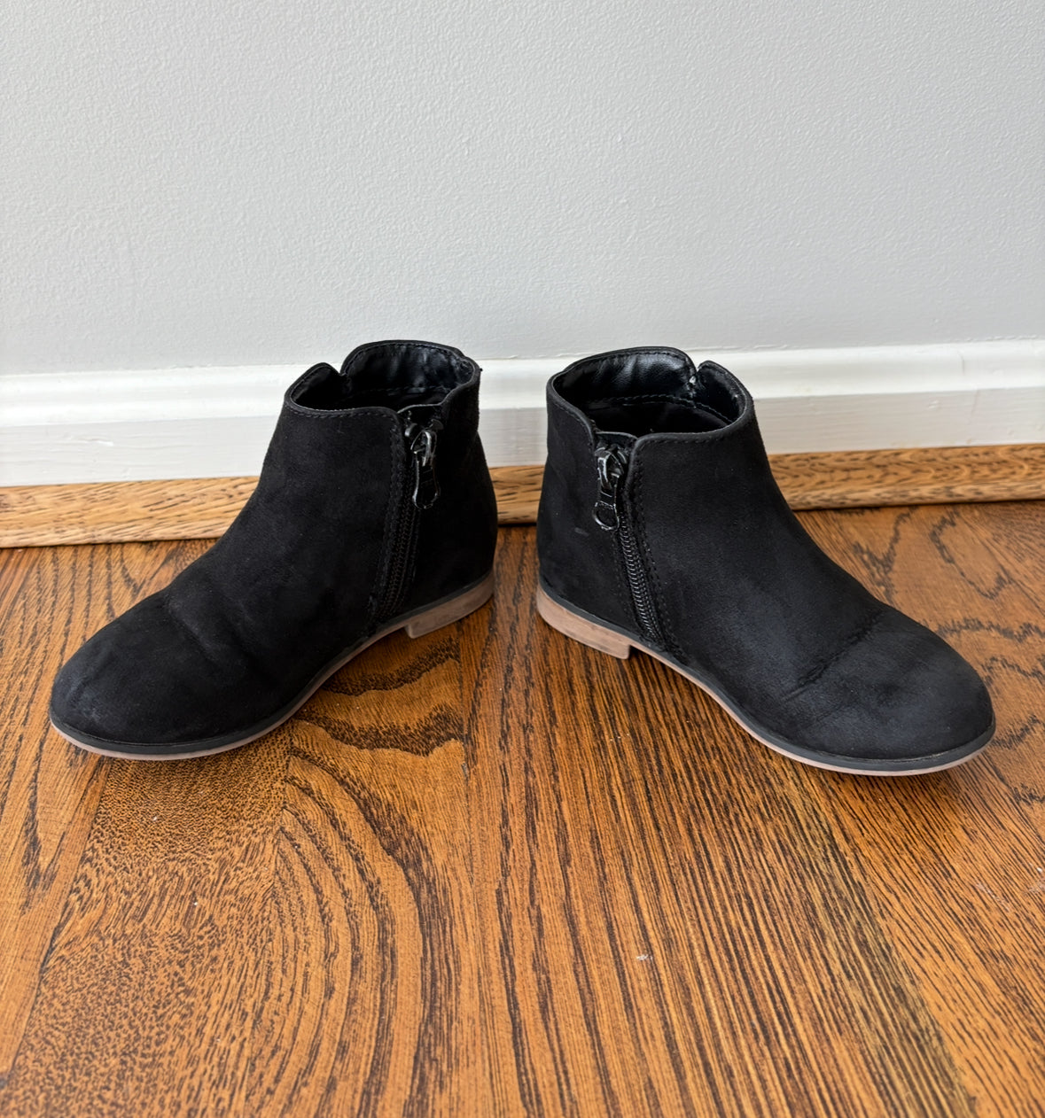 #33B • Girls • Size 9 • Cat & Jack • Black Suede Booties