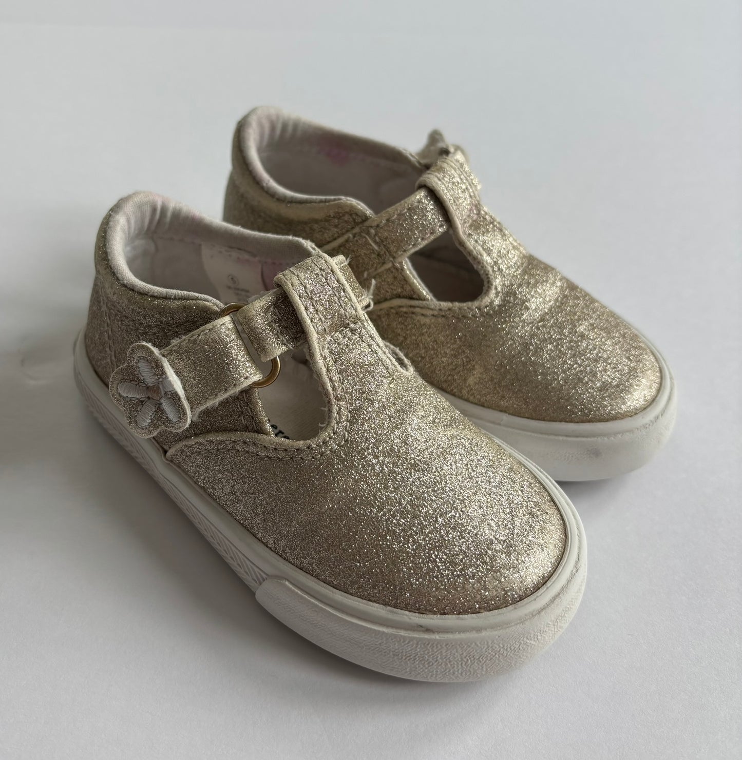 #101 Cupcakes & Cashmere Gold Glitter Shoes Girls Size 5