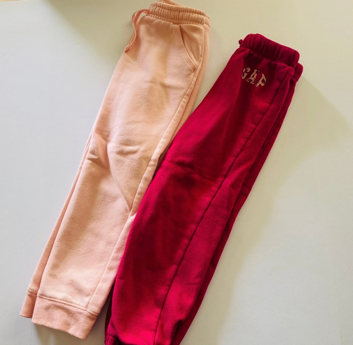 #92 girls 5 t pink sweatpants Gap / cat jack