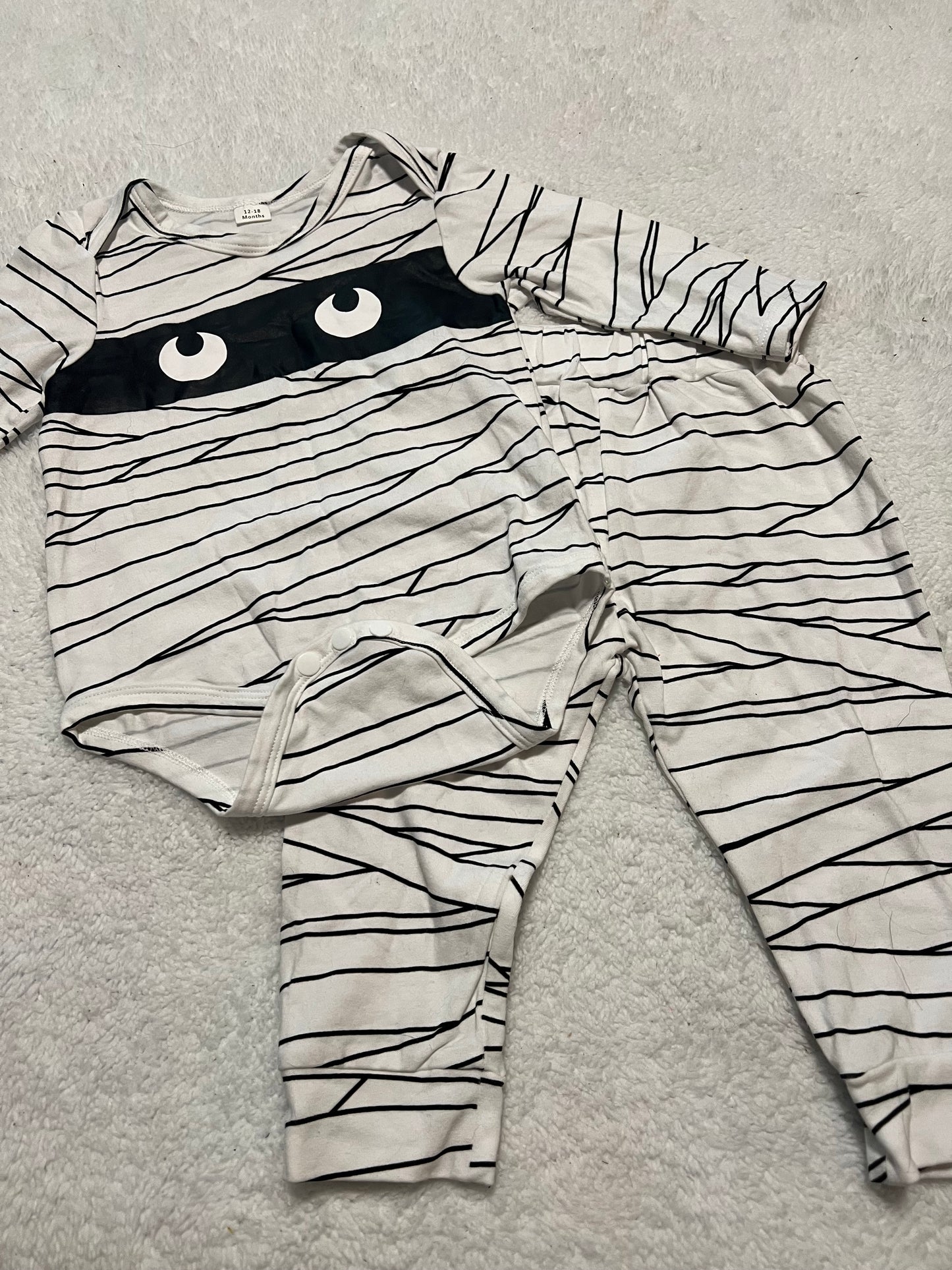 #48 Mummy Outfit 12-18 Months NWOT