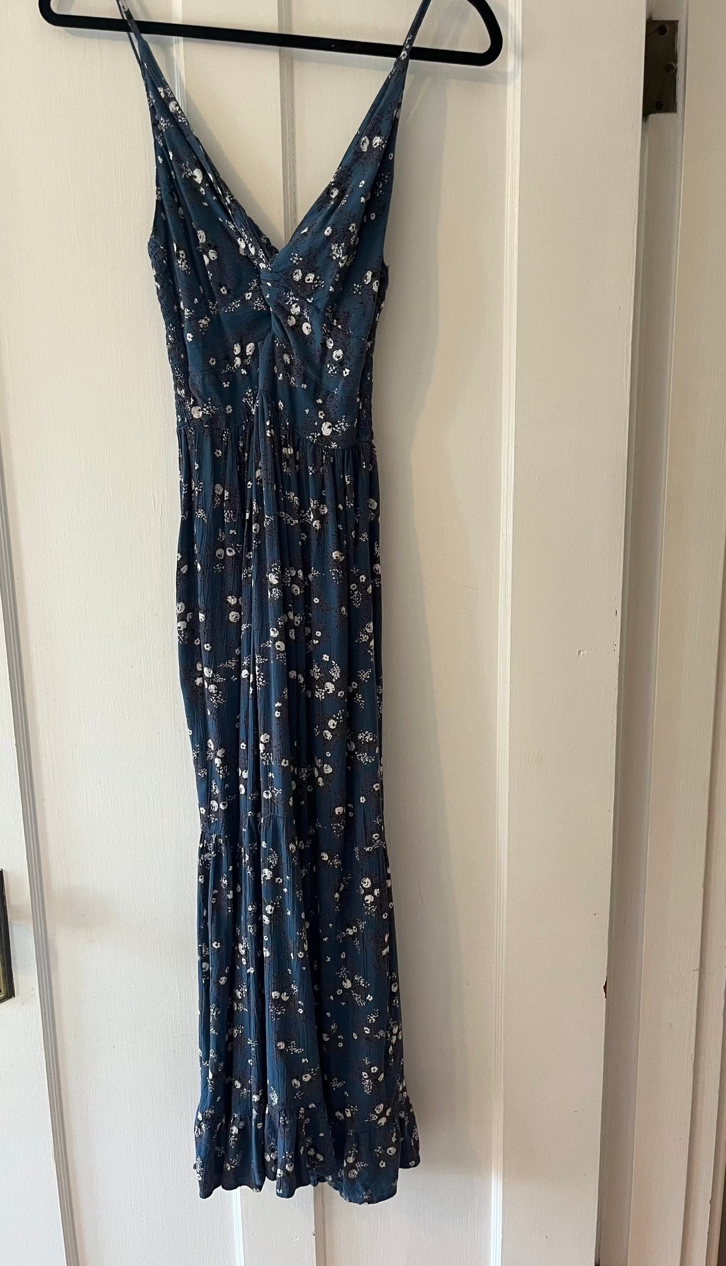 #109 Angie navy floral dress- size medium