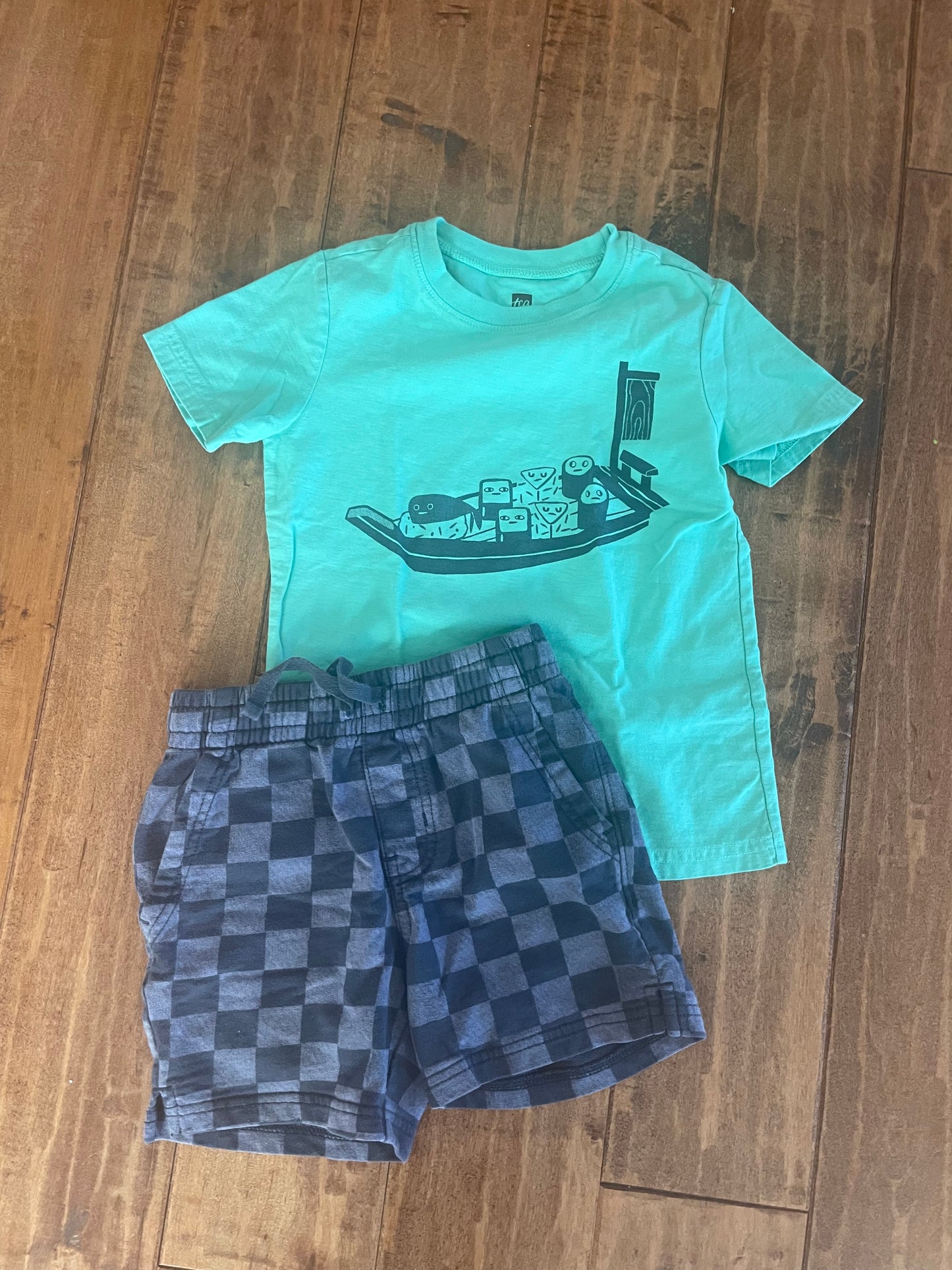 #199 Boys Tea Collection sushi boat shirt and blue checkered shorts size 5