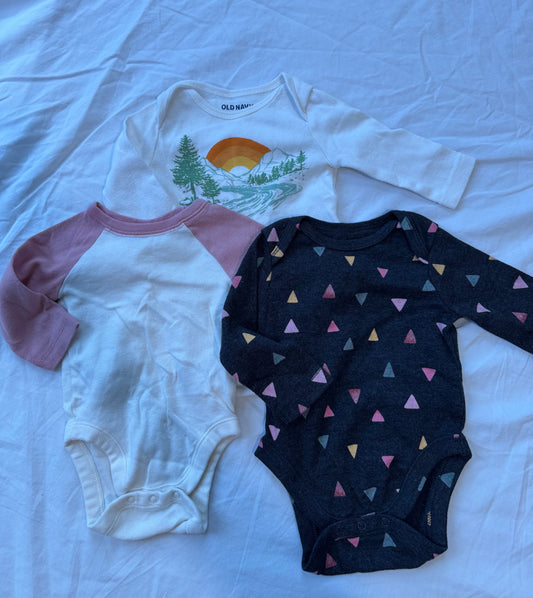 #113 Old Navy girls Long Sleeve Onsie bundle 0-3 month