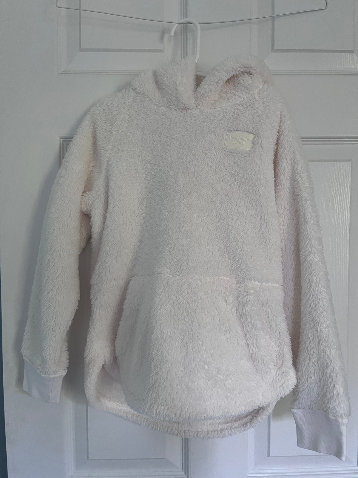 #125 Girls Abercrombie Kids cozy pullover Size 7-8