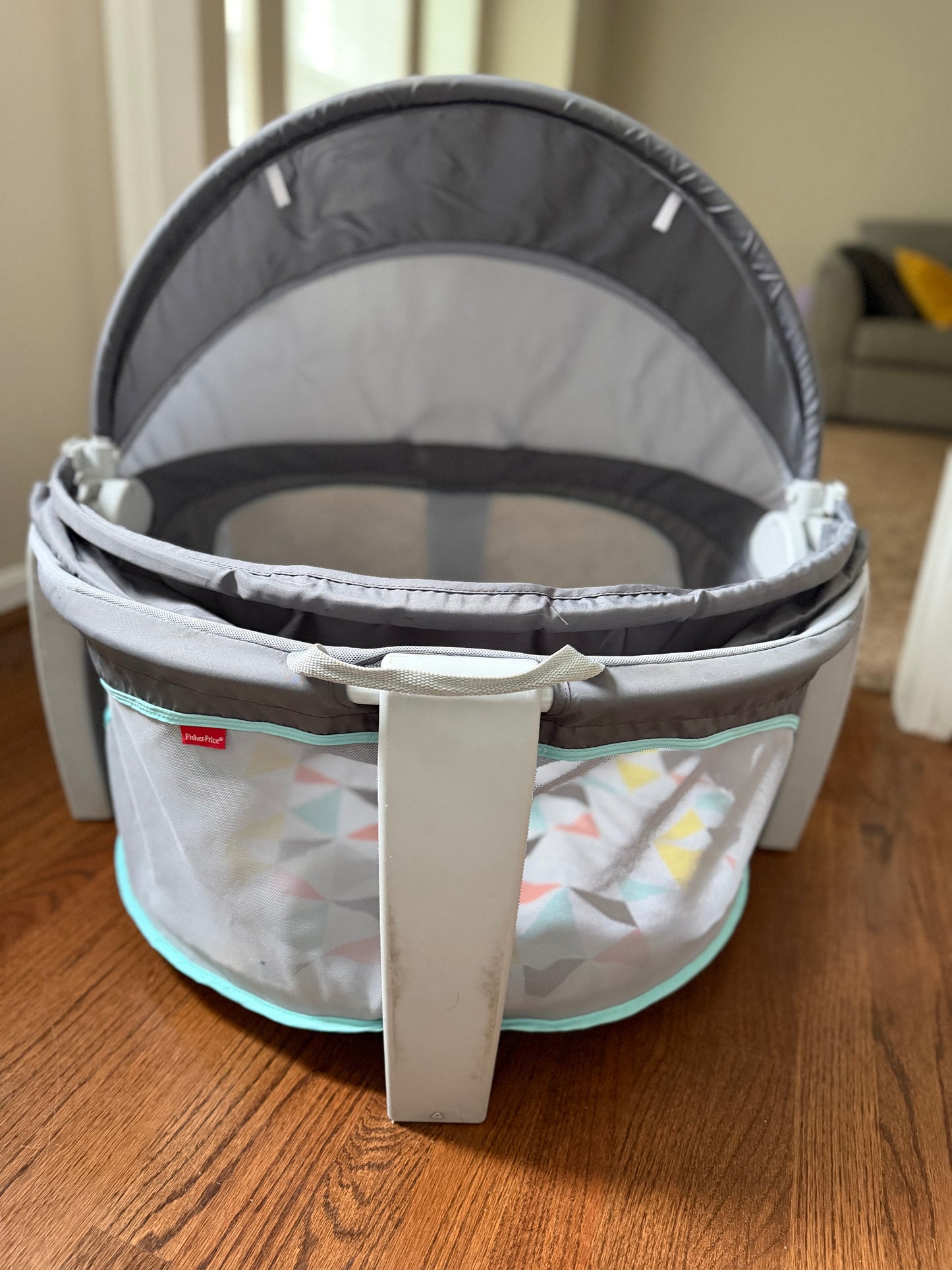 Fisher-Price Portable Bassinet On-The-Go Baby Dome