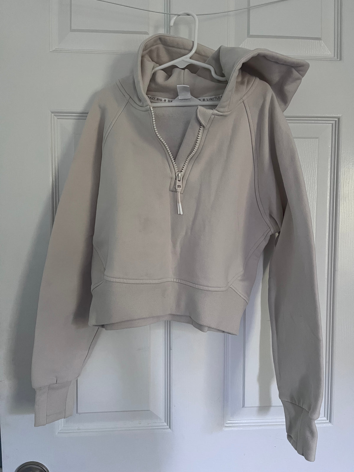 #125 EUC Athleta Girl hooded sweatshirt Size 8-10