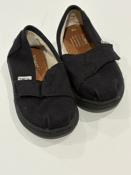#103 Black Toms Size 5