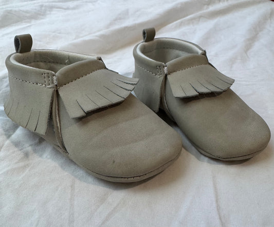 #113 girls 9-12 month target shoes
