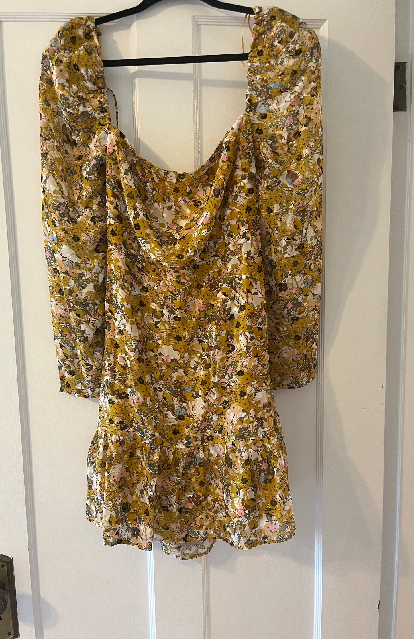 #109 Lush open tie back dress- size small