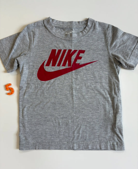 REDUCED #40 Nike Shirt Boys 5