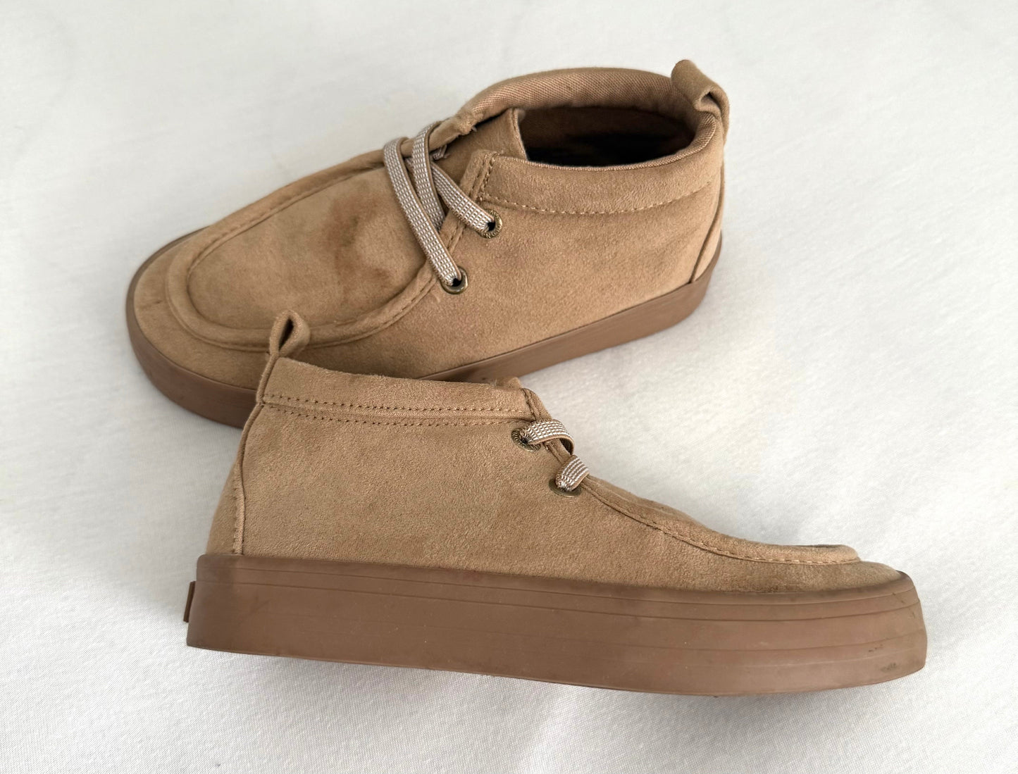 Seller 8 - VGUC Old Navy boys size 13 suede shoes