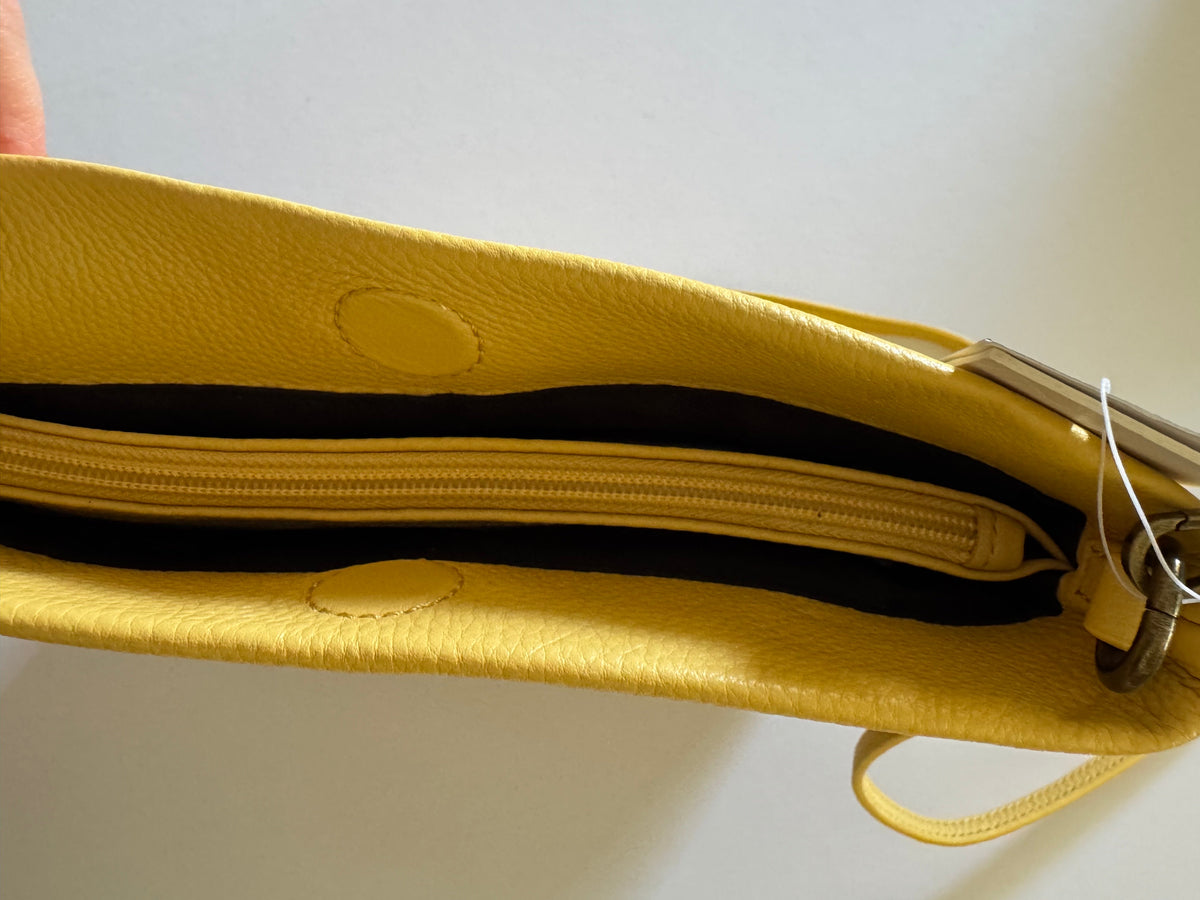 #92 NWT the sak yellow purse zipper and adjustable strap