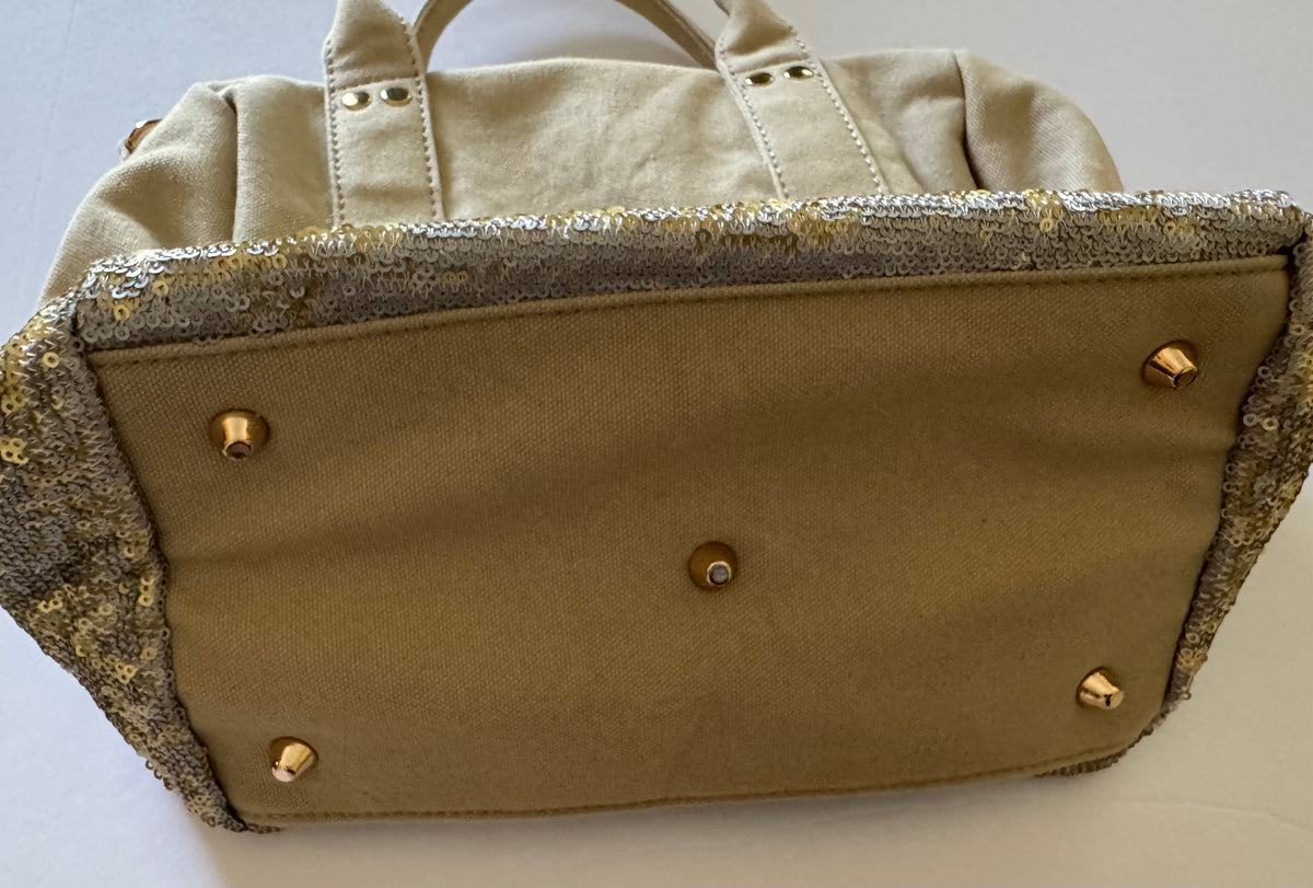 #92 NEW Deux lux purse with strap and storage bag
