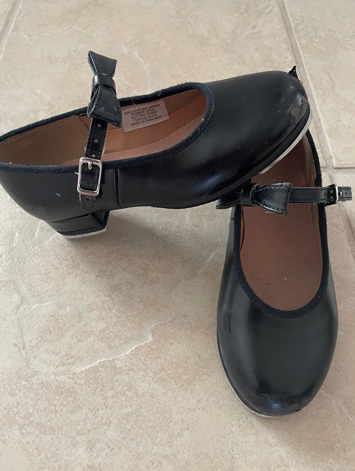 Seller 183- Bloch size 11 girls tap shoes