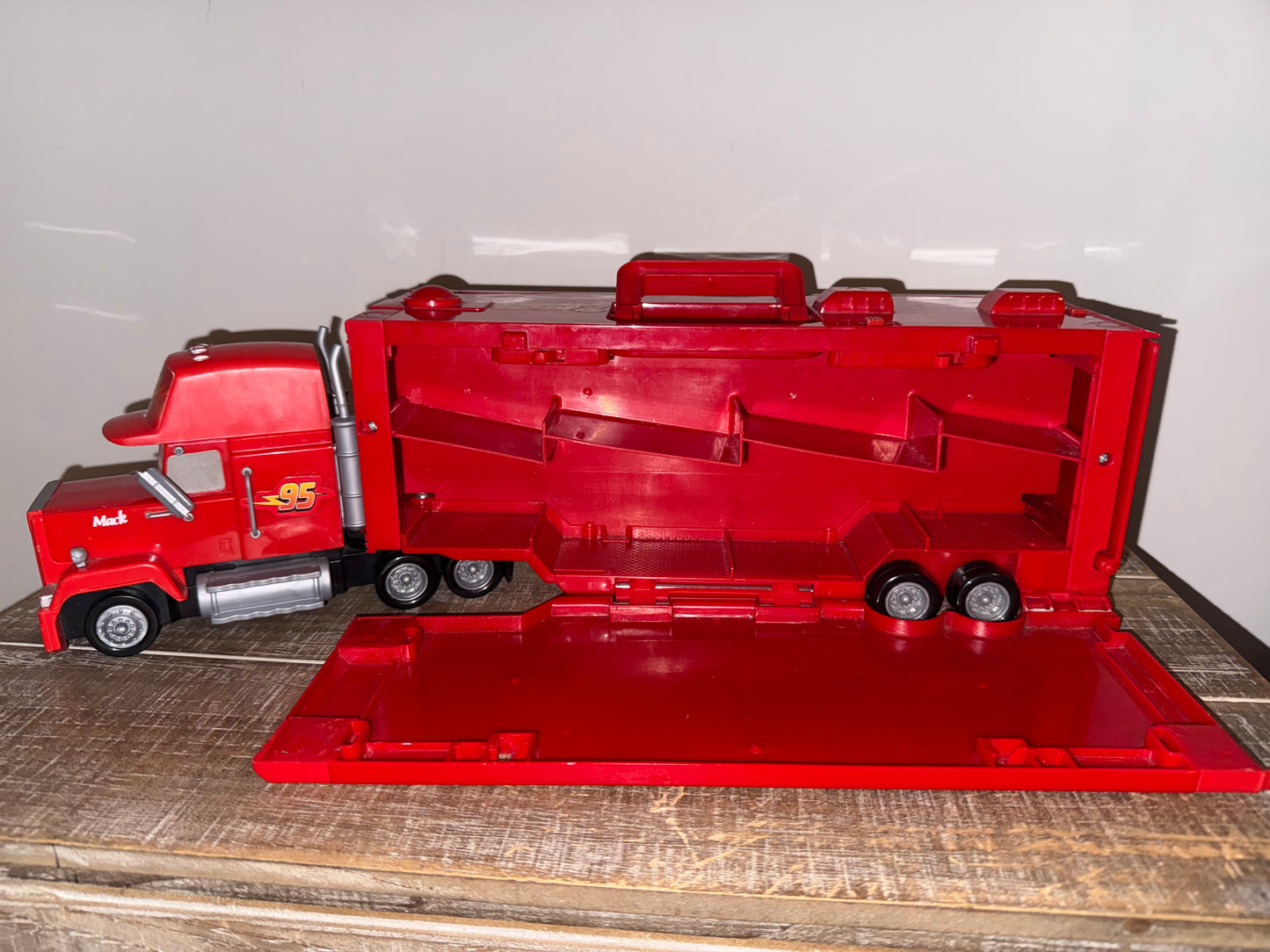 #106: Disney Cars Mac Semi Car Hauler