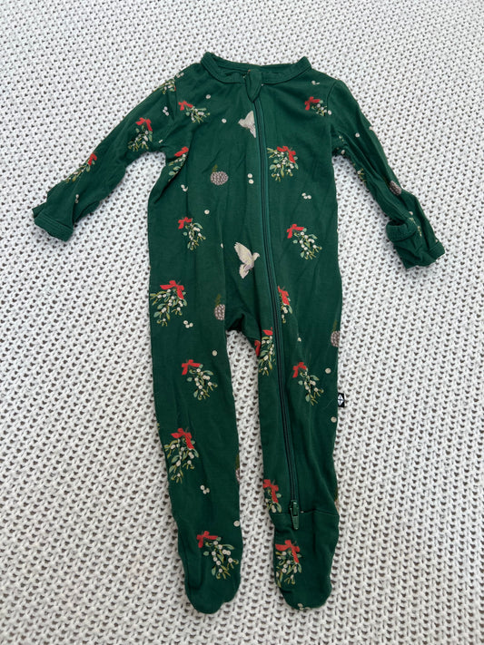 #157 EUC Kyte Baby Bamboo Onesie, 0-3M Christmas