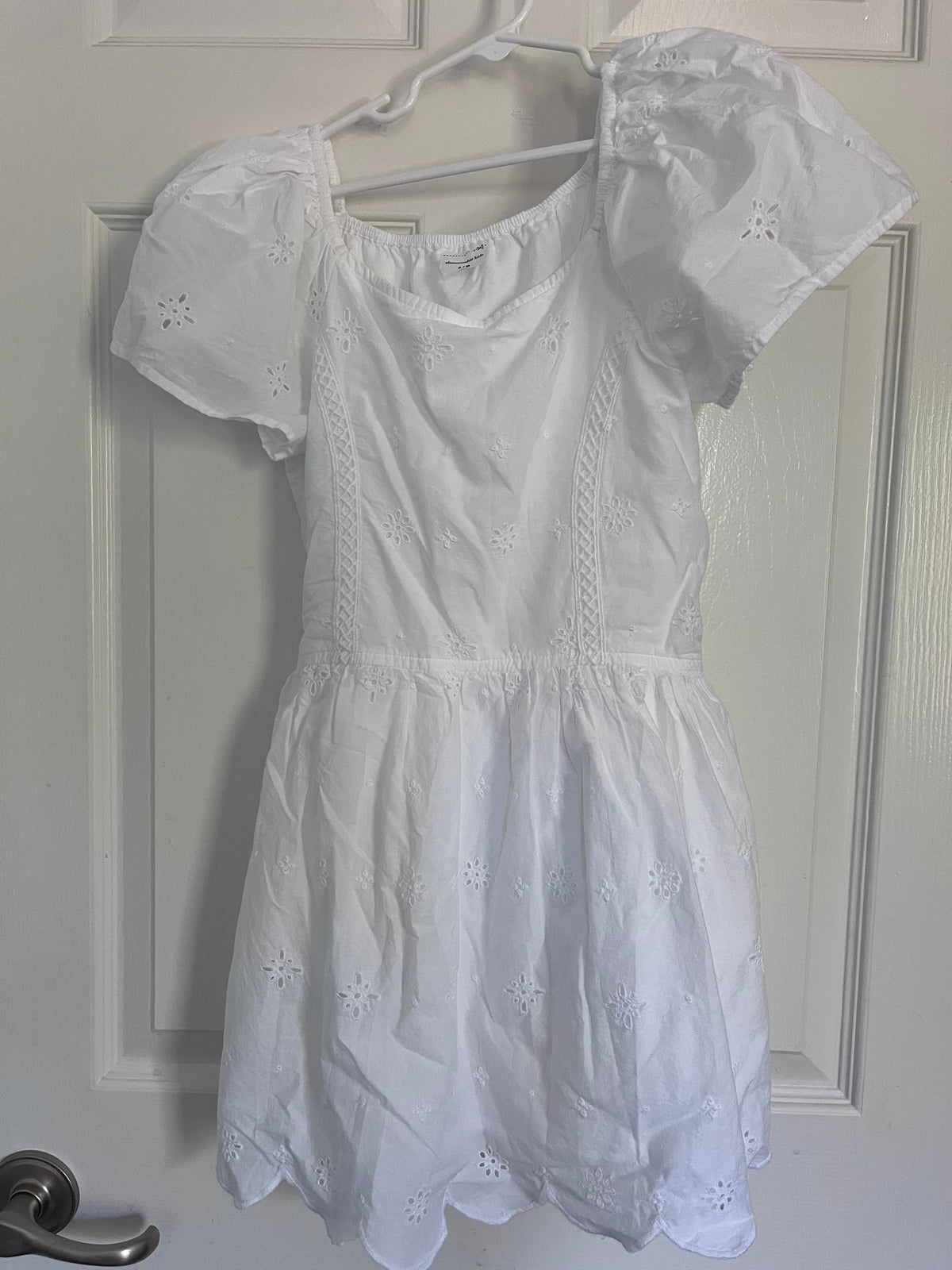 #125 Girls Abercrombie Eyelet Dress Size 9/10