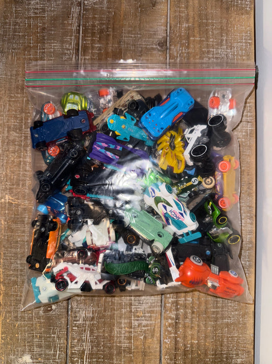 #106: 45 Hot Wheels/Matchbox Cars
