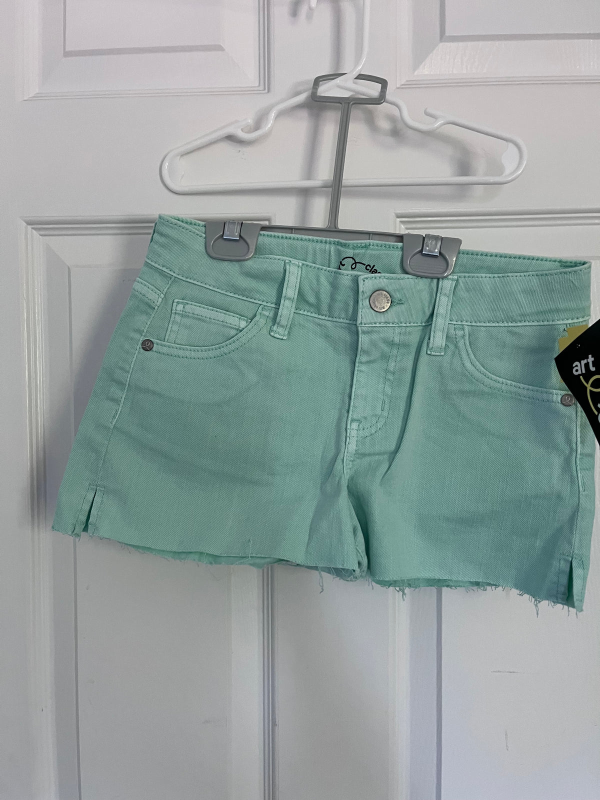 #125 Girls NWT Denim Midi Shorts Size 10-12