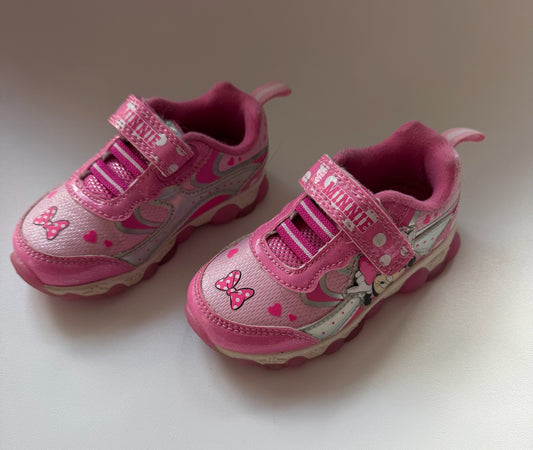 #117, Girls shoes 6c, Minnie Mouse pink light up gym shoe, VGUC