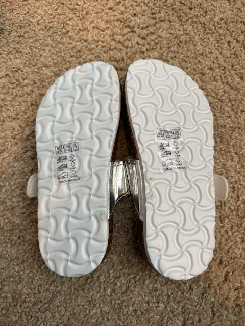 Capelli girls silver slide sandals size 12-13