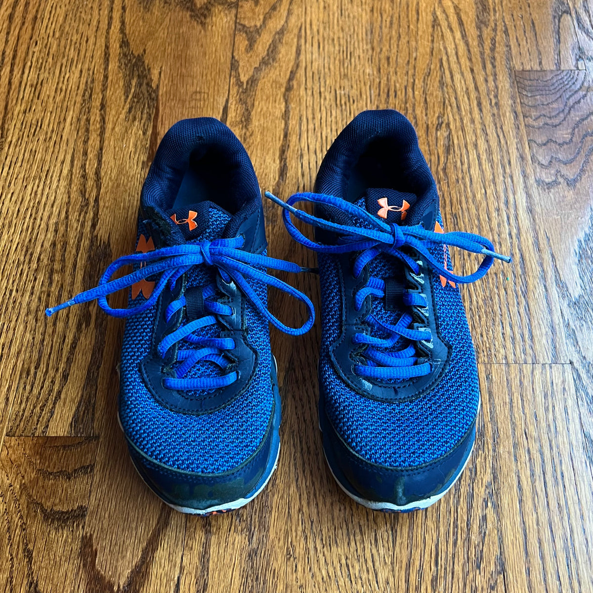 Seller #115 - Under Armour Boys Size 3.5 Blue & Orange Tennis Shoes, GUC