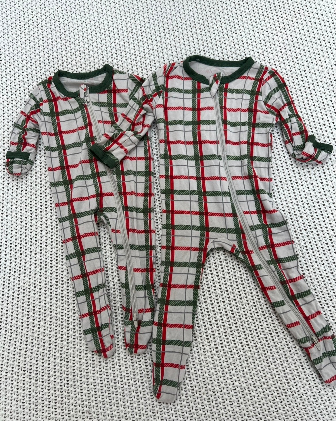 #157 EUC Kyte Baby Bamboo Onesie Set, NB and 3-6M Christmas Matching