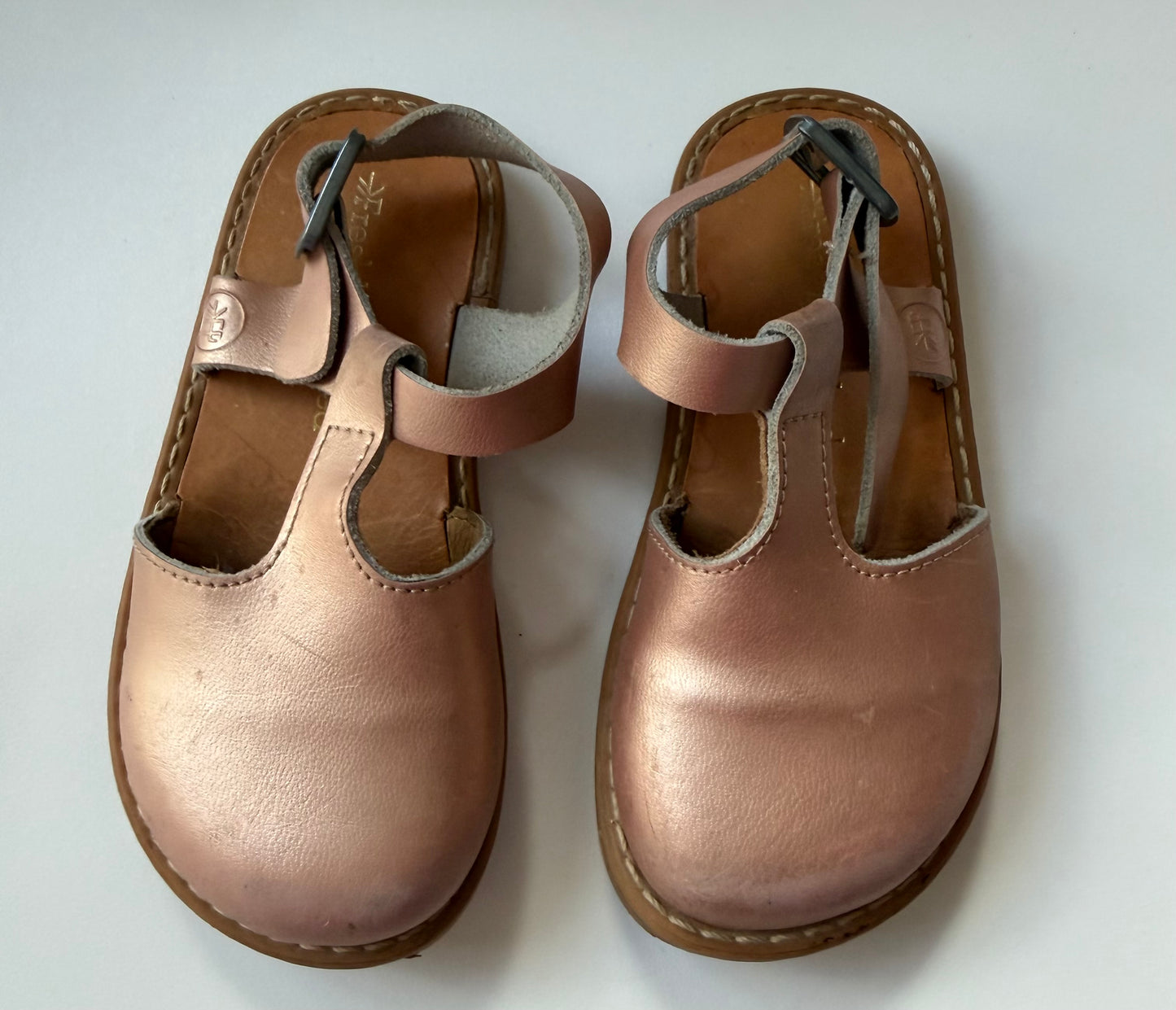 #117, Girls shoes 7c, Freshly Picked bronze sandals, VGUC
