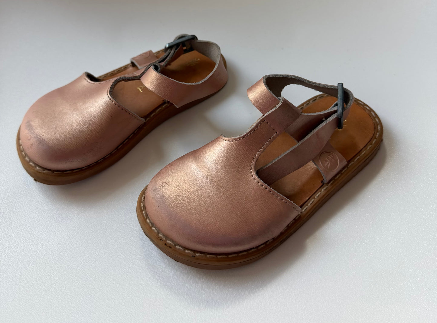 #117, Girls shoes 7c, Freshly Picked bronze sandals, VGUC