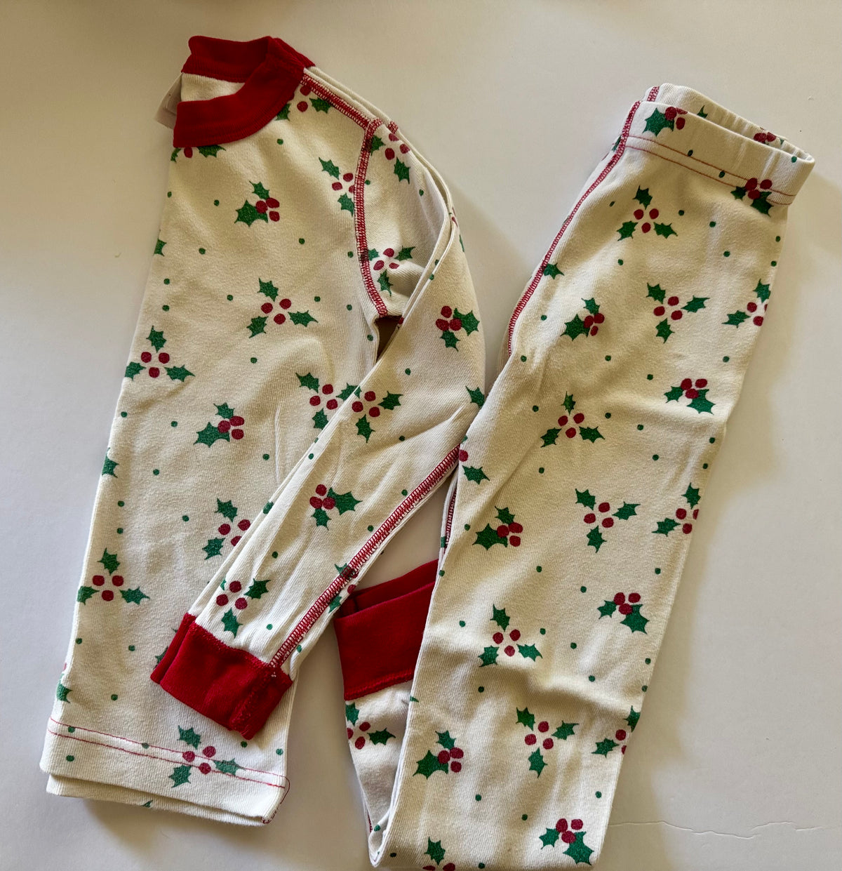 #92 girls/boys 5 t Hanna andersson pajamas red green holiday holly