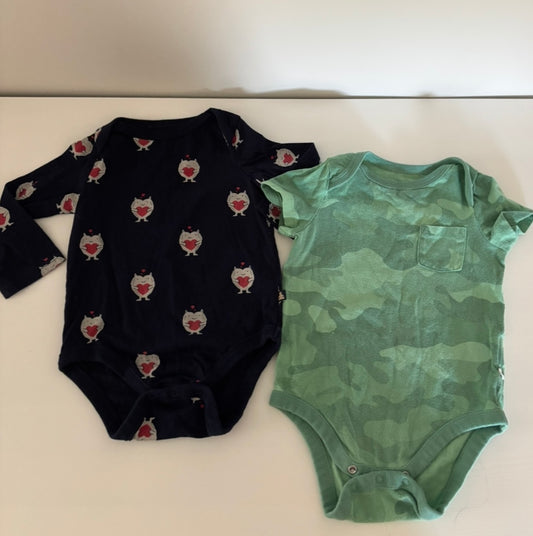 Seller #195 - Gap Baby Boy Body Suit Bundle - Size 6-12 Months
