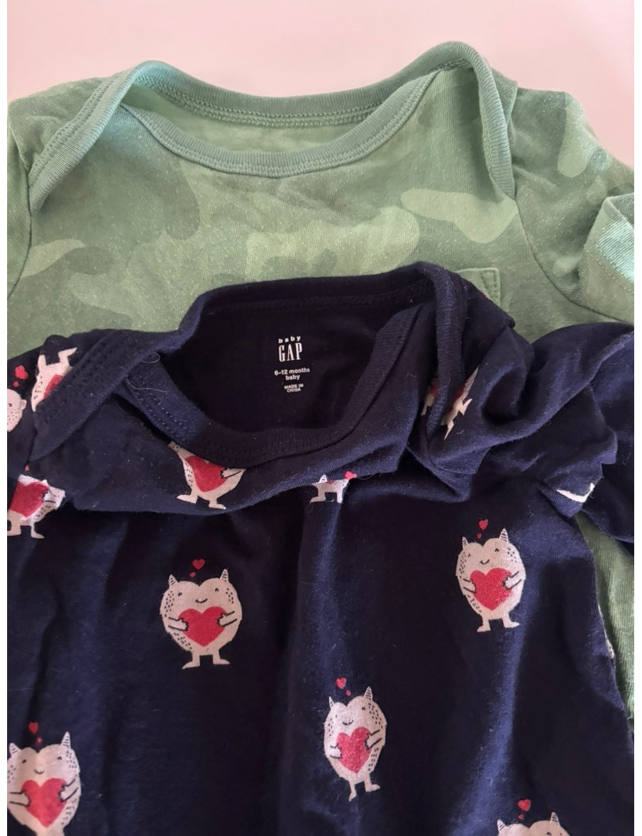 Seller #195 - Gap Baby Boy Body Suit Bundle - Size 6-12 Months