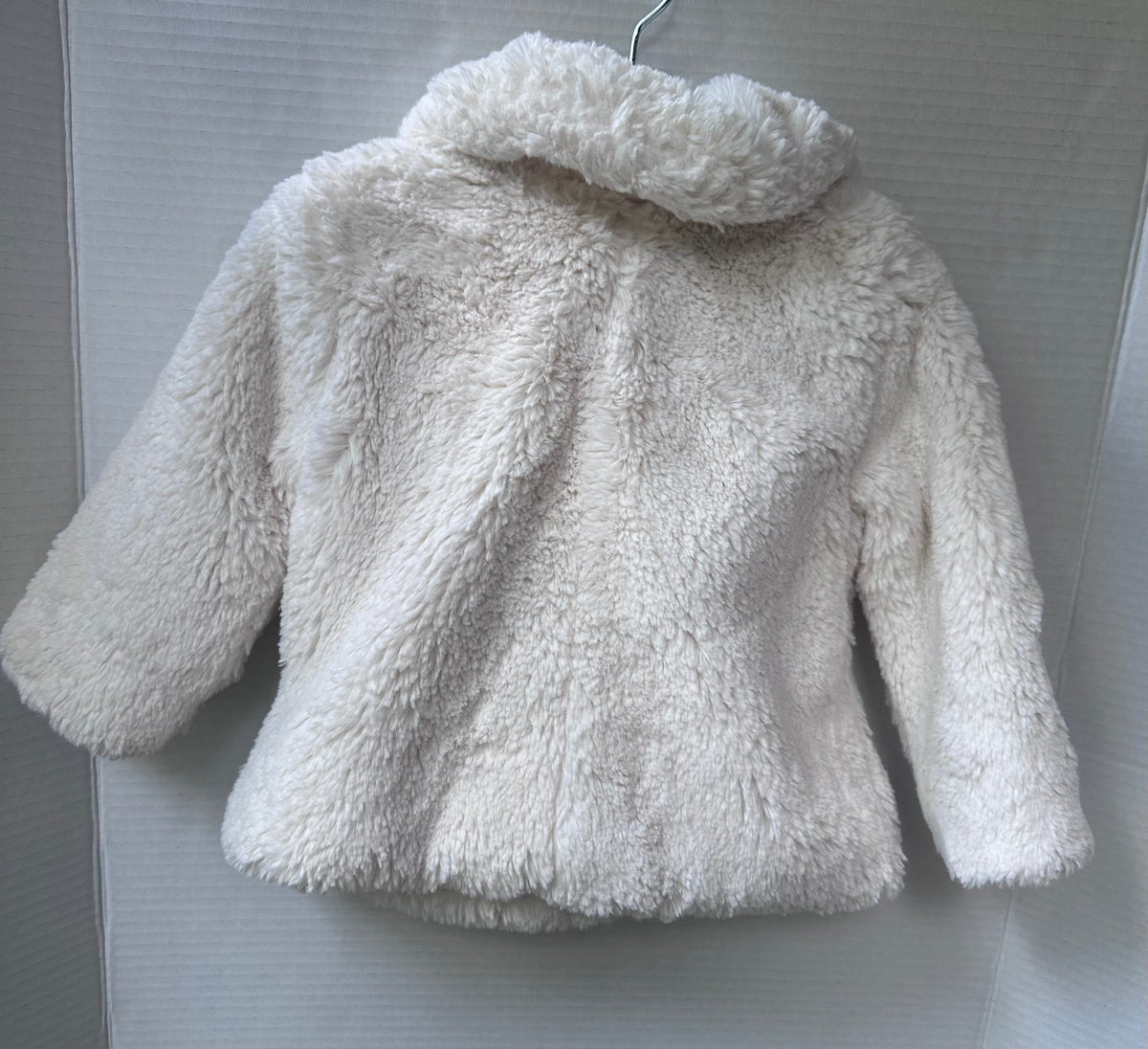 #146 Old Navy Cream Faux Fur Jacket Girls 12-18M